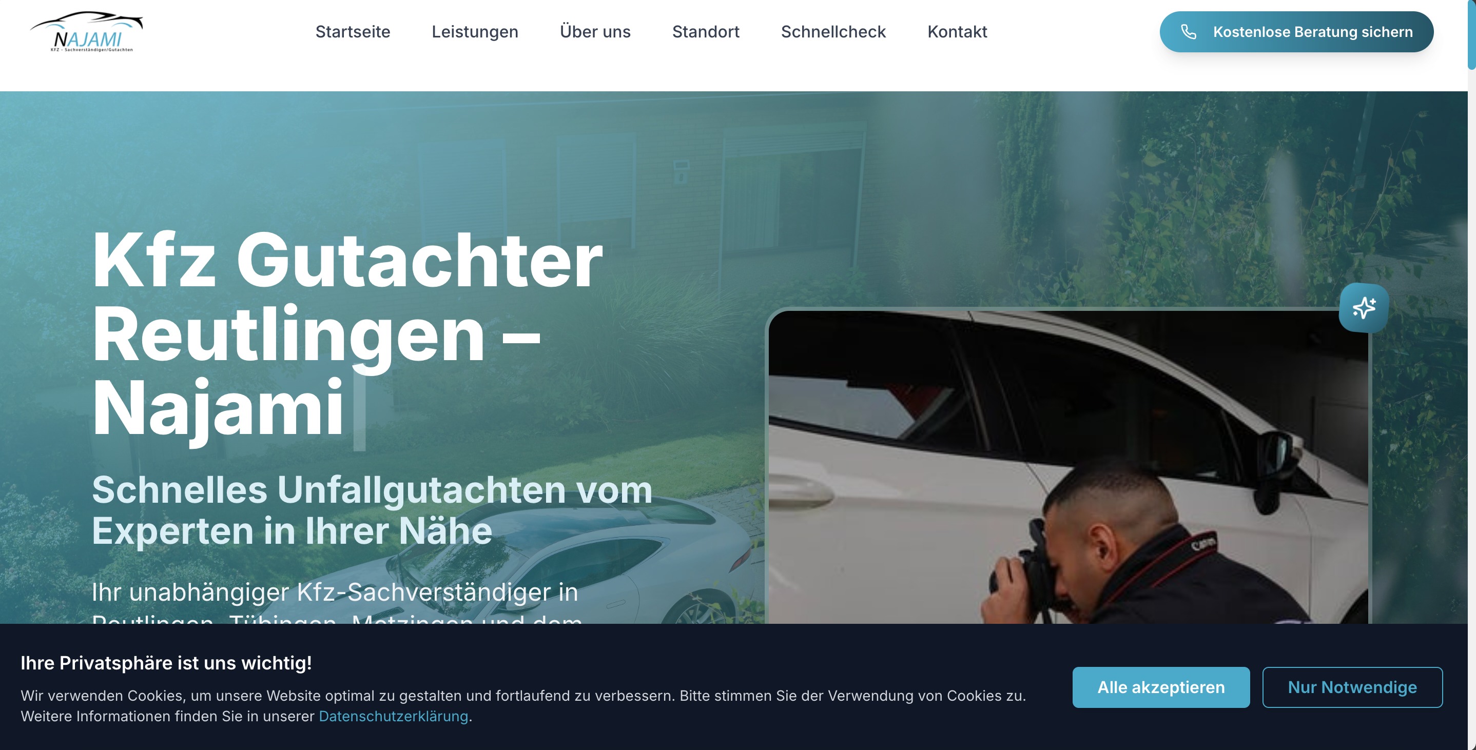 Najami bei der Fahrzeugbegutachtung